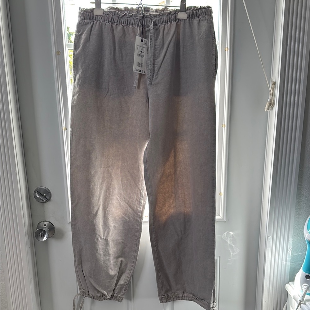 Zara Loose fit low rise jeans.